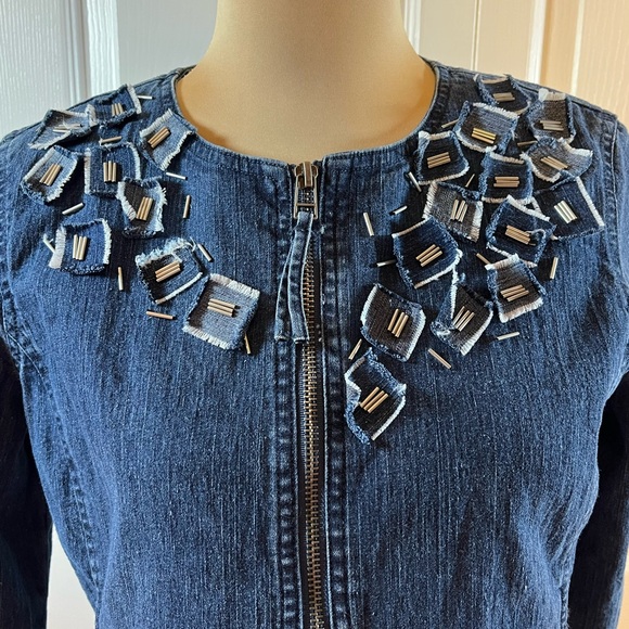 Ruby Rd. Classic Blue Denim Jacket, long sleeved, zipper front, size 8P woman - Picture 9 of 12